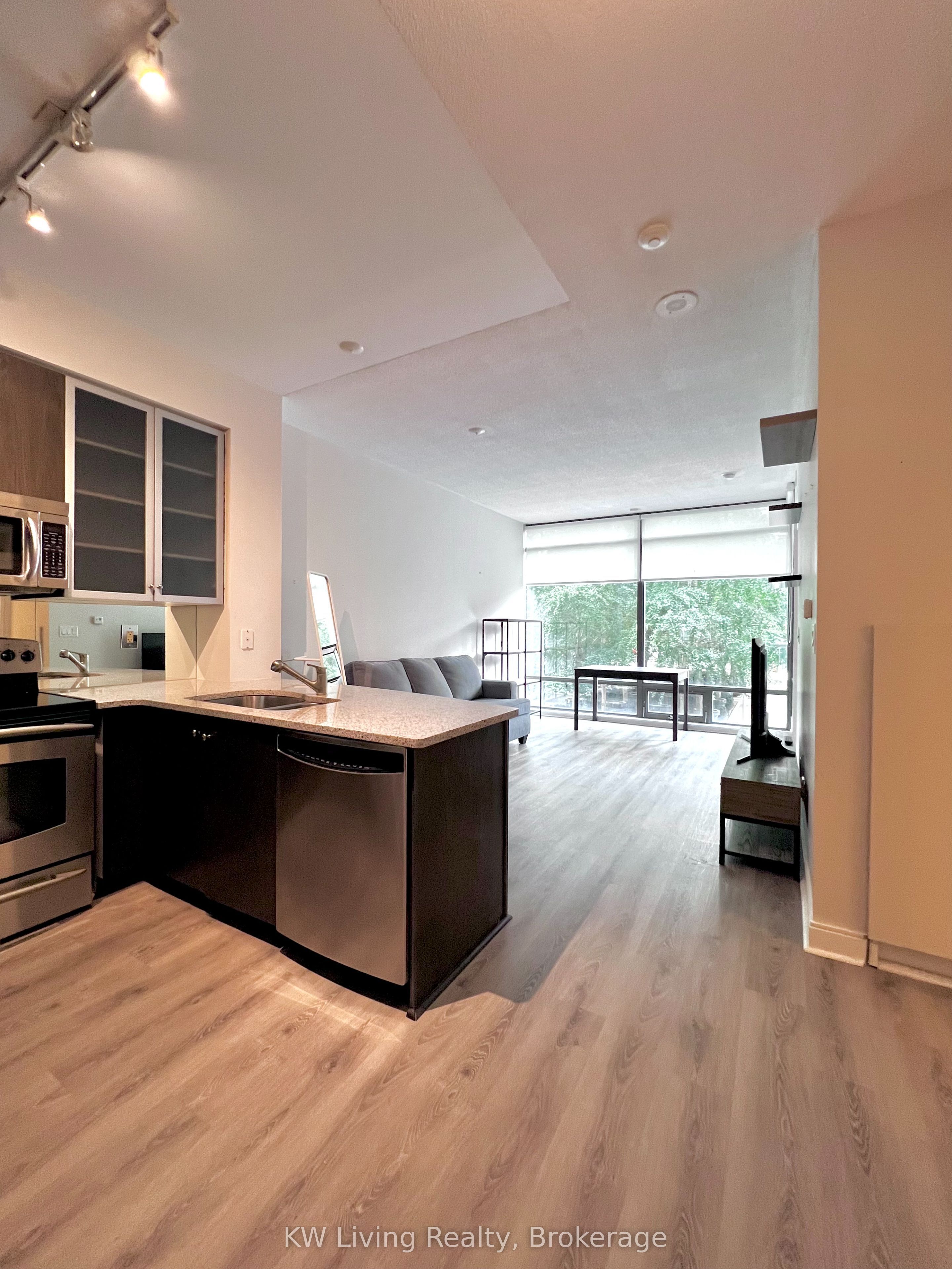 21 Scollard Street 203, Toronto, ON M5R 1G1 photo 4