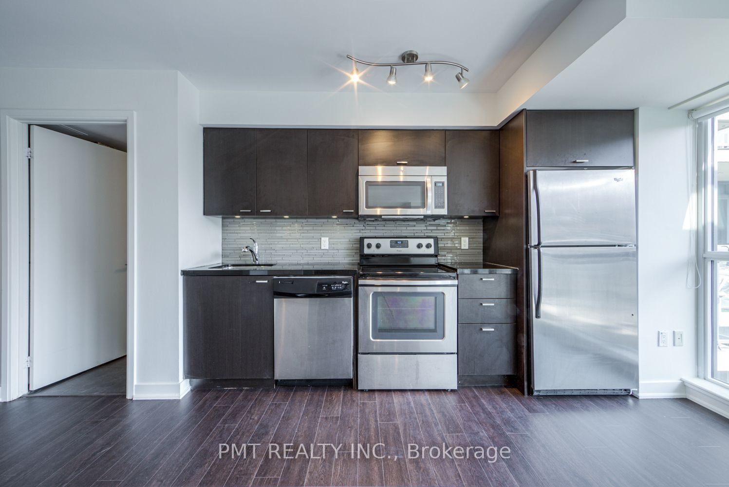 775 King Street W 514, Toronto, ON M5V 2K3 photo 5