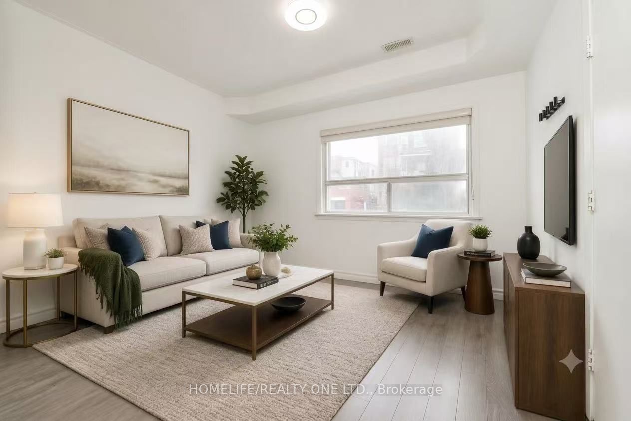 104 Benson Avenue, Toronto, ON M6G 2J1 photo 4