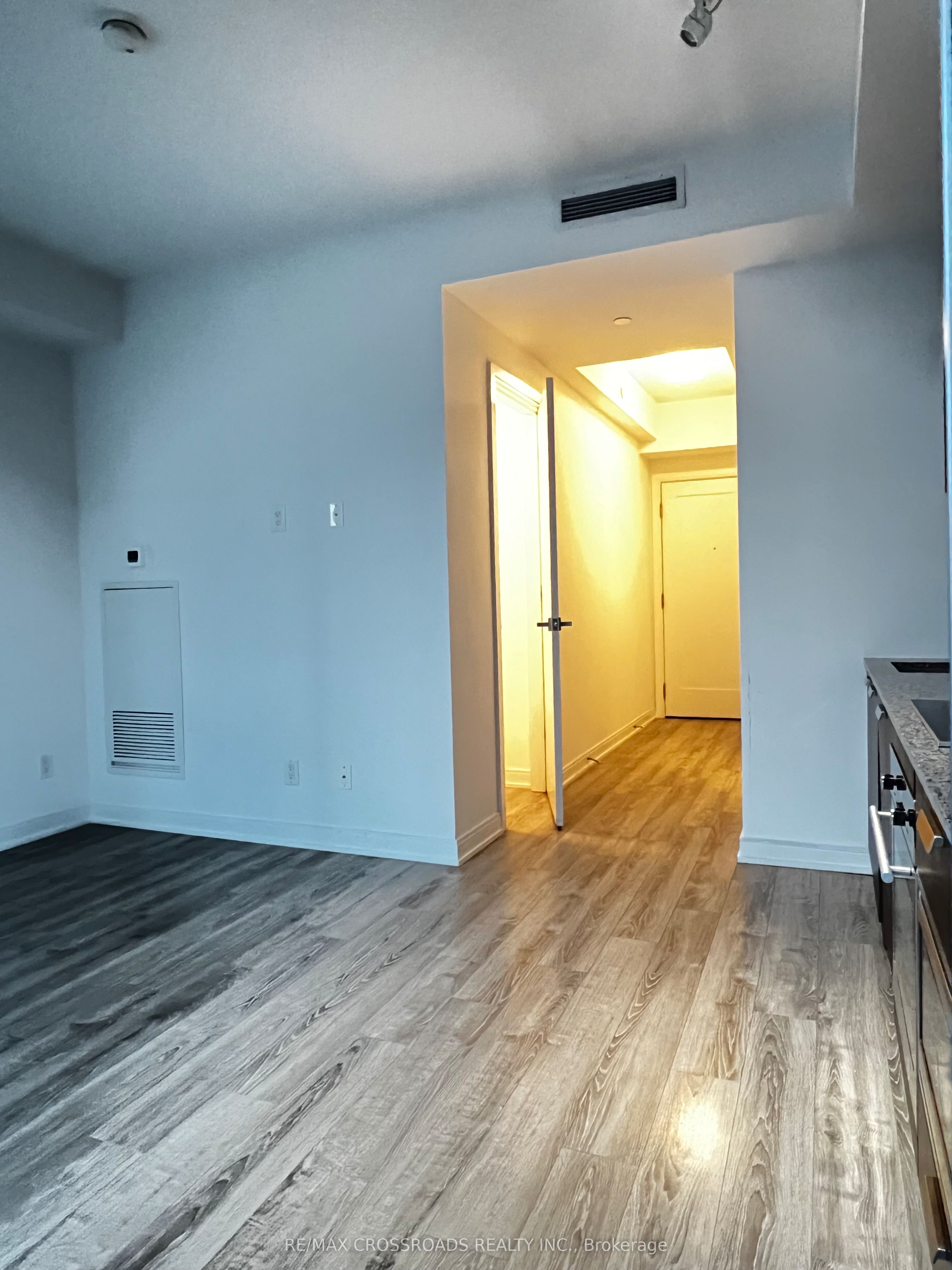 50 Charles Street E 1602, Toronto, ON M4Y 1T1 photo 2
