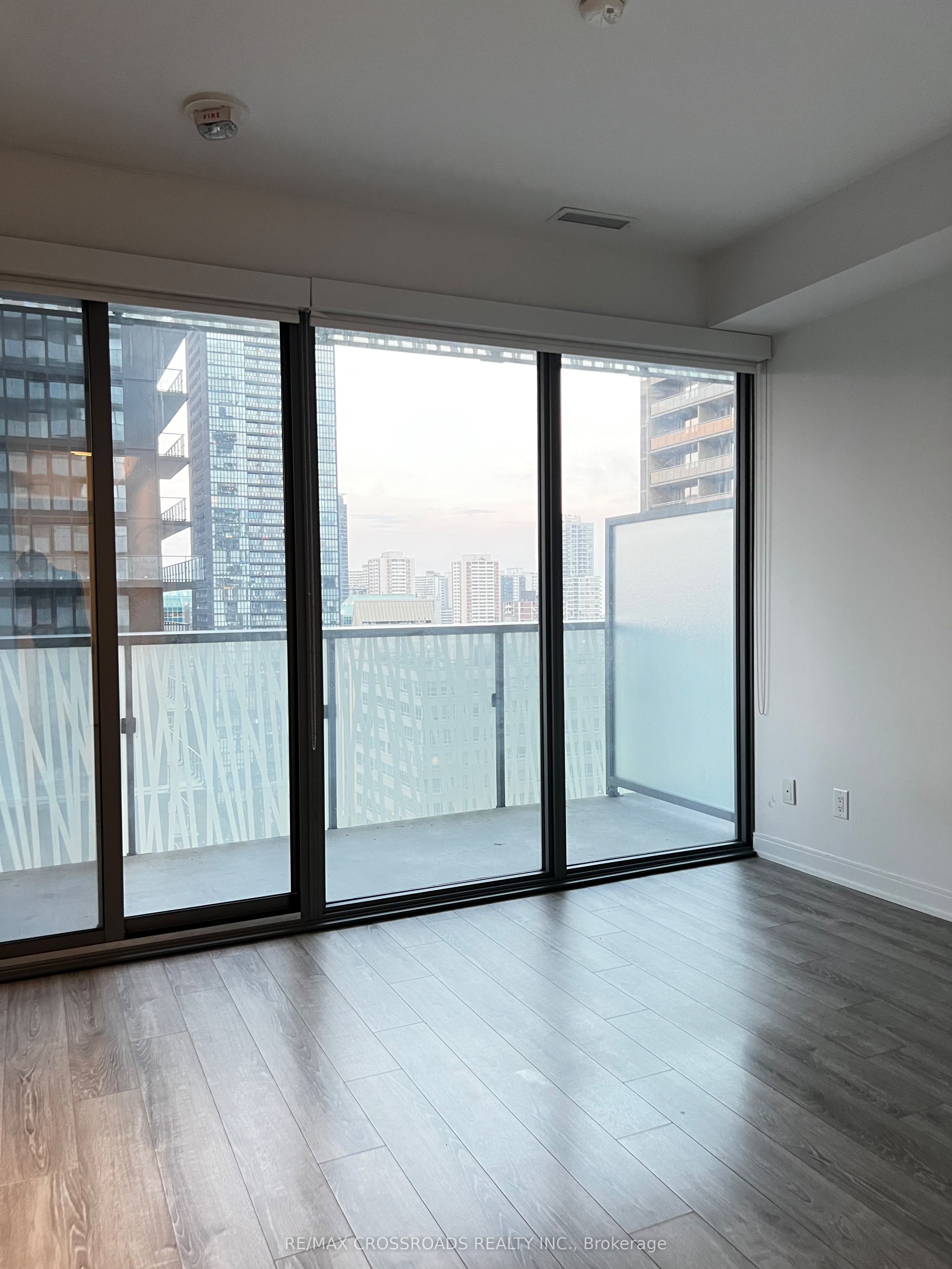 50 Charles Street E 1602, Toronto, ON M4Y 1T1 photo 3