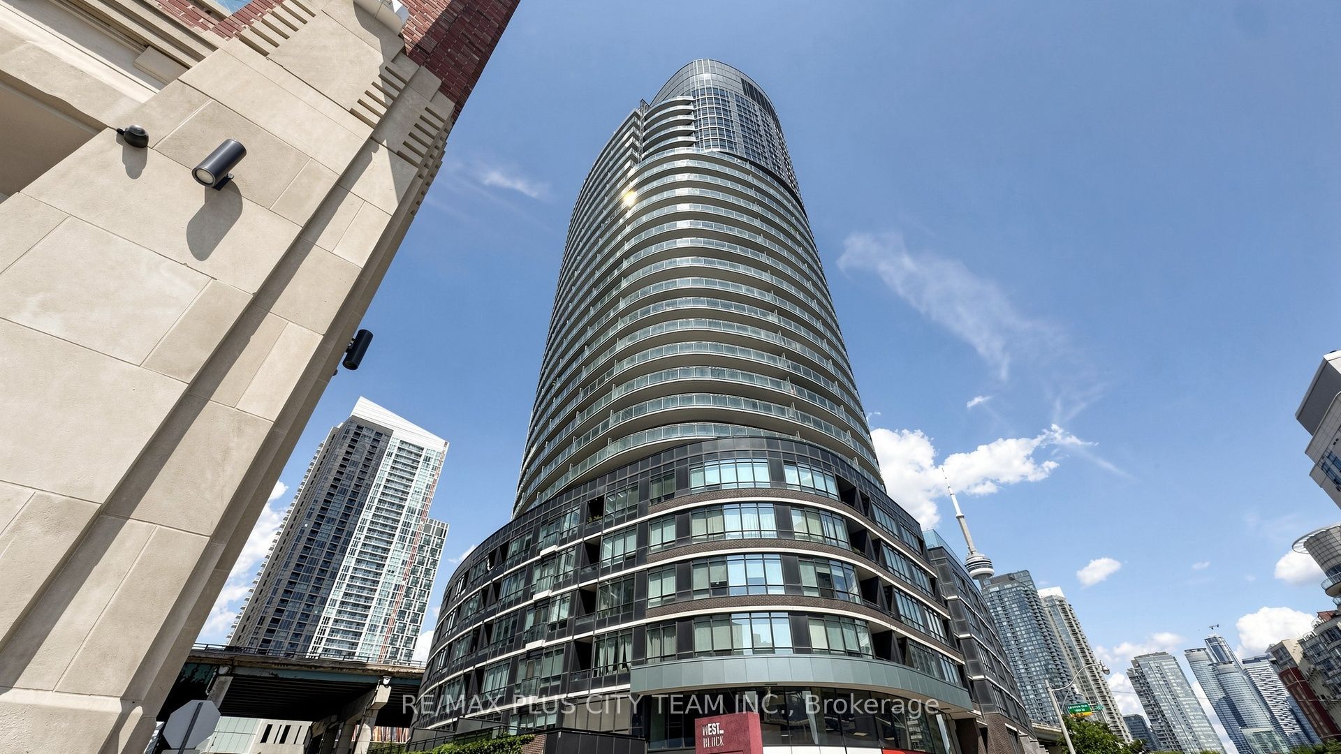 38 Dan Leckie Way 1103, Toronto, ON M5V 2V6 photo 2