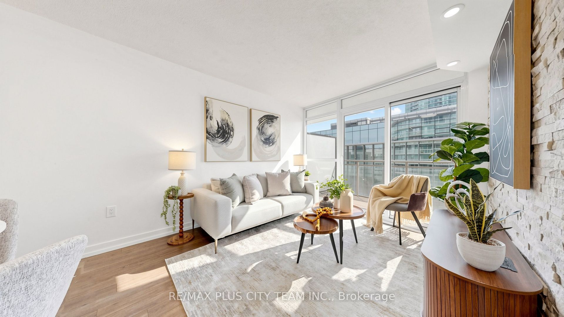 38 Dan Leckie Way 1103, Toronto, ON M5V 2V6 photo 4