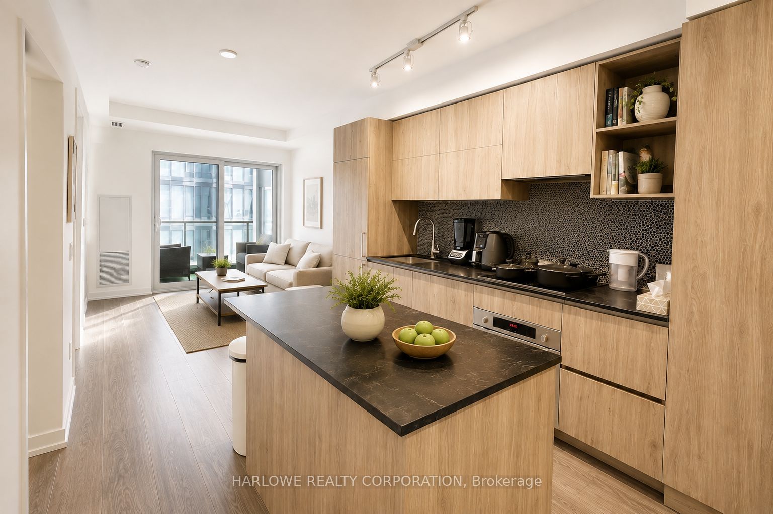 1 Yorkville Avenue 2012, Toronto, ON M4W 0B1