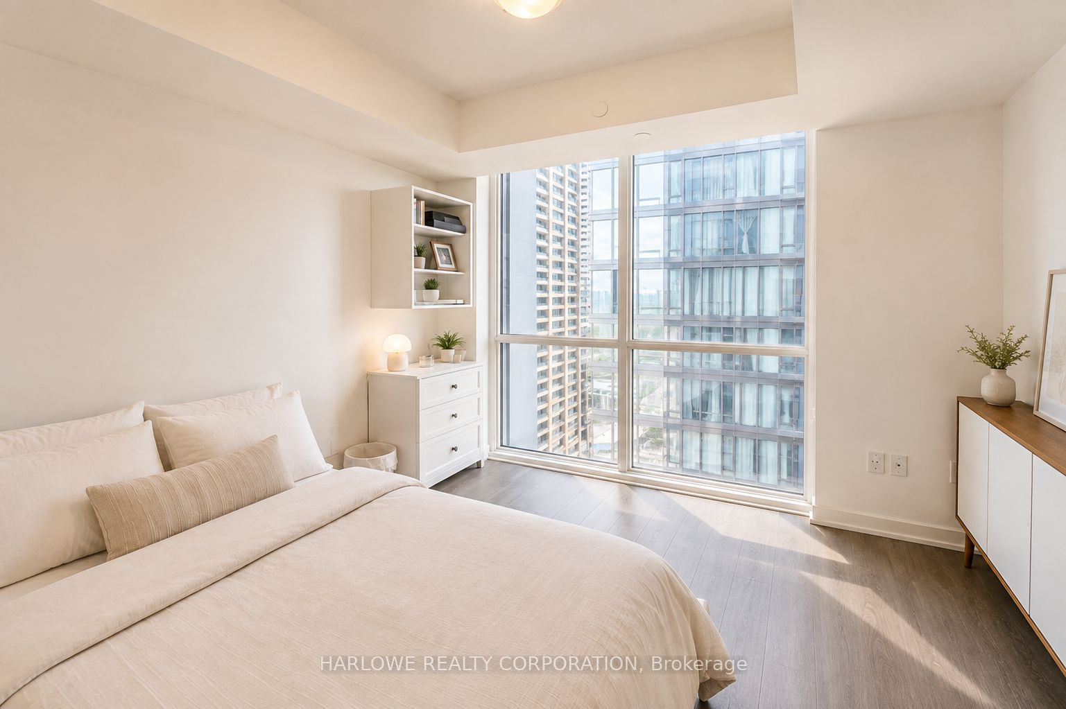1 Yorkville Avenue 2012, Toronto, ON M4W 0B1 photo 4