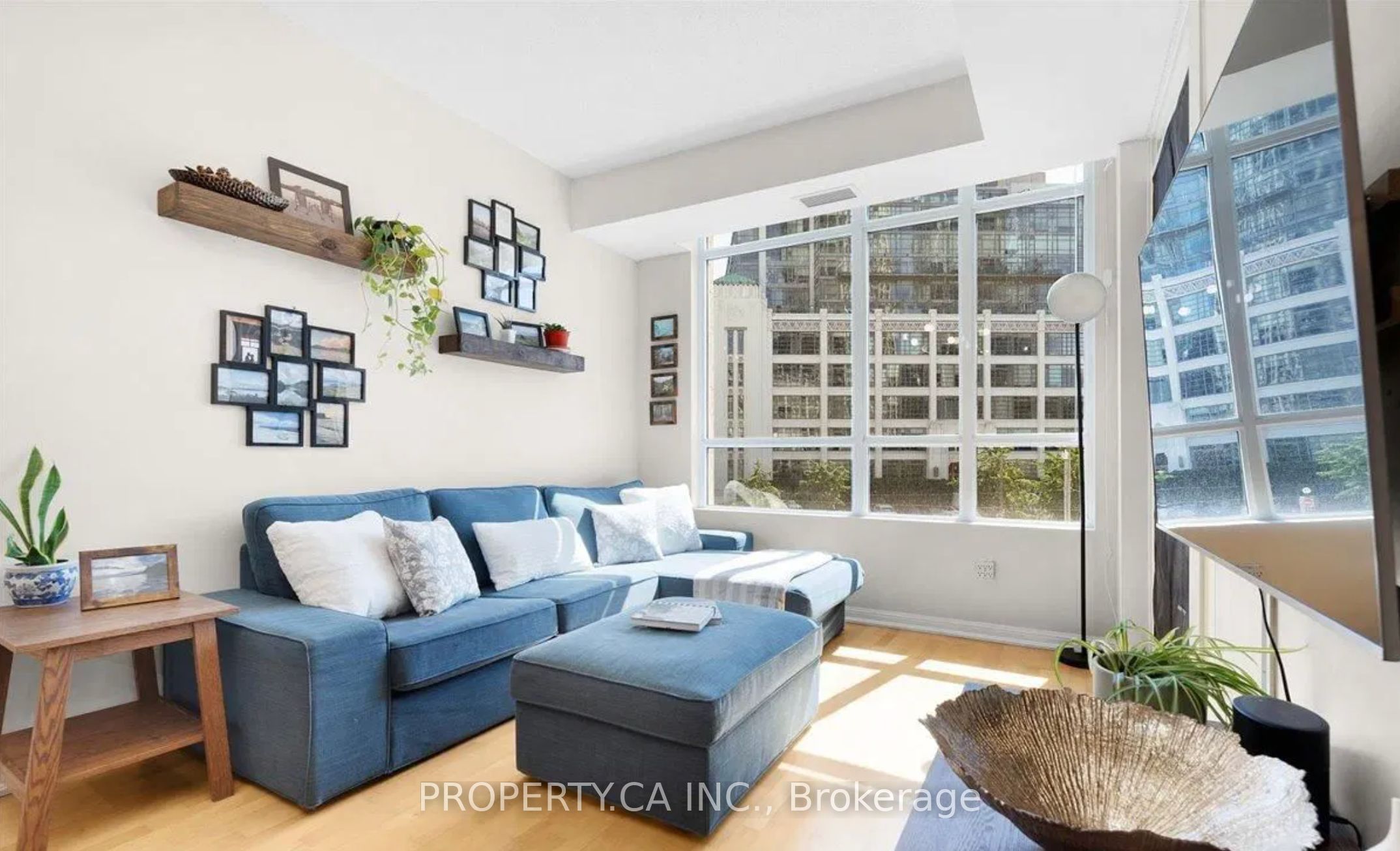 628 Fleet Street 327, Toronto, ON M5V 1A8