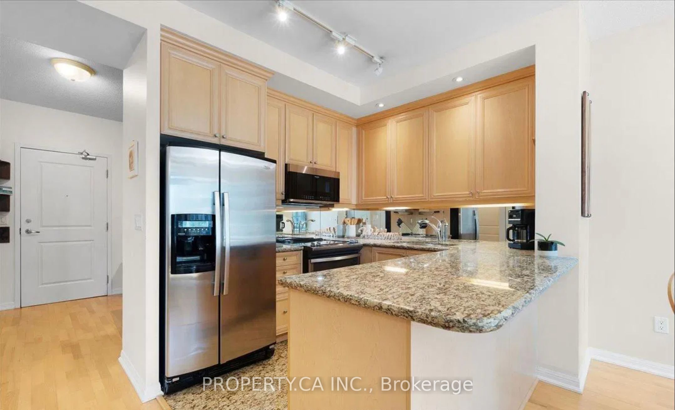 628 Fleet Street 327, Toronto, ON M5V 1A8 photo 3