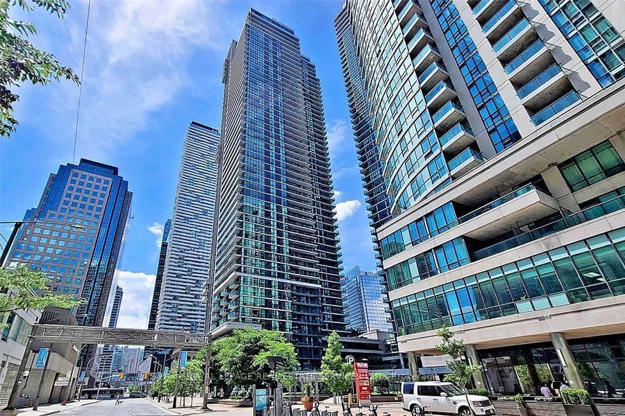 33 Bay Street 2212, Toronto, ON M5J 2Z3 photo 5
