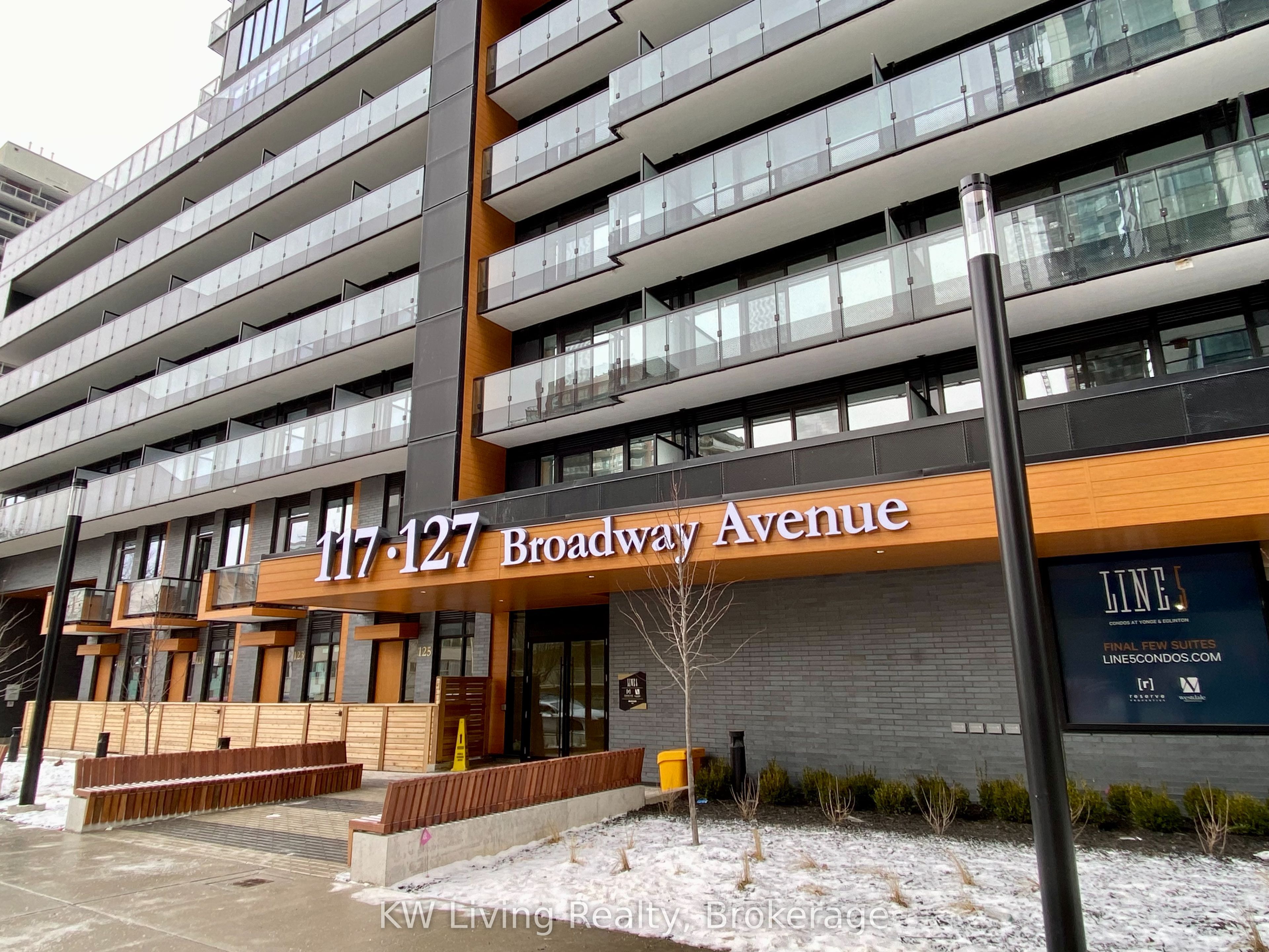 117 Broadway Avenue 201, Toronto, ON M4P 1V3