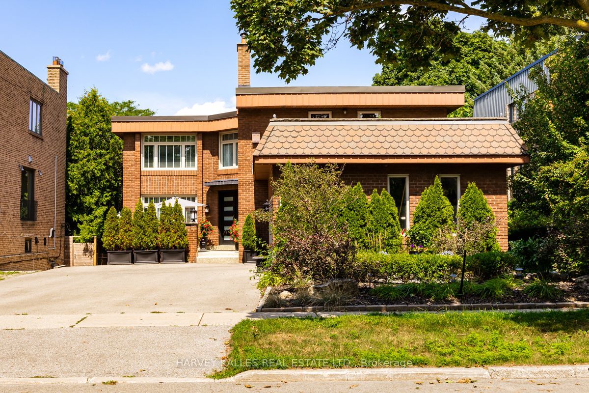 92 Prue Avenue, Toronto, ON M6B 1R5 photo 2