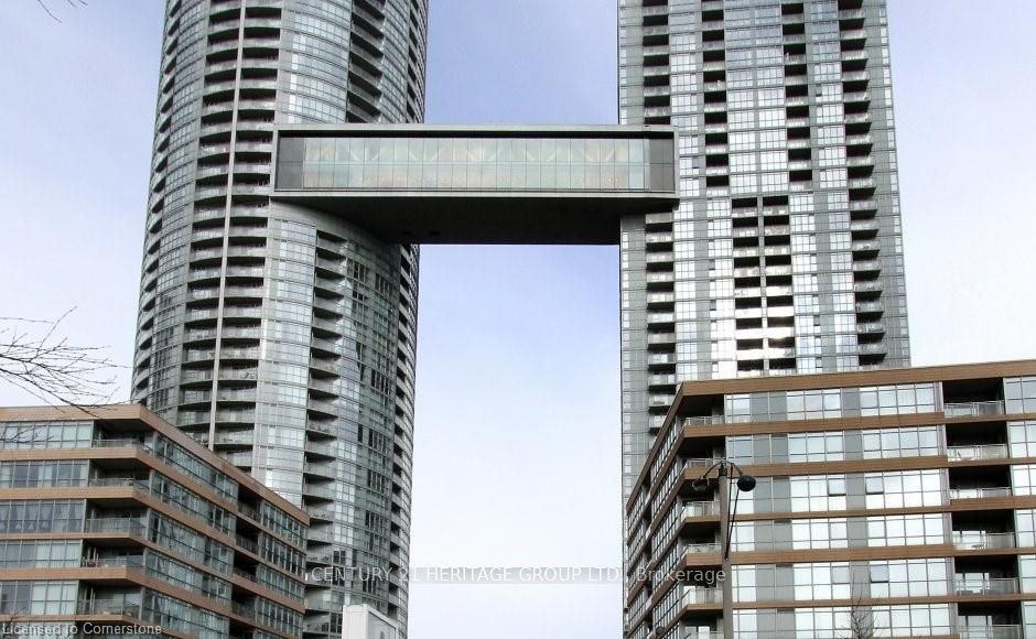 15 Iceboat Terrace 2203, Toronto, ON M5V 4A5