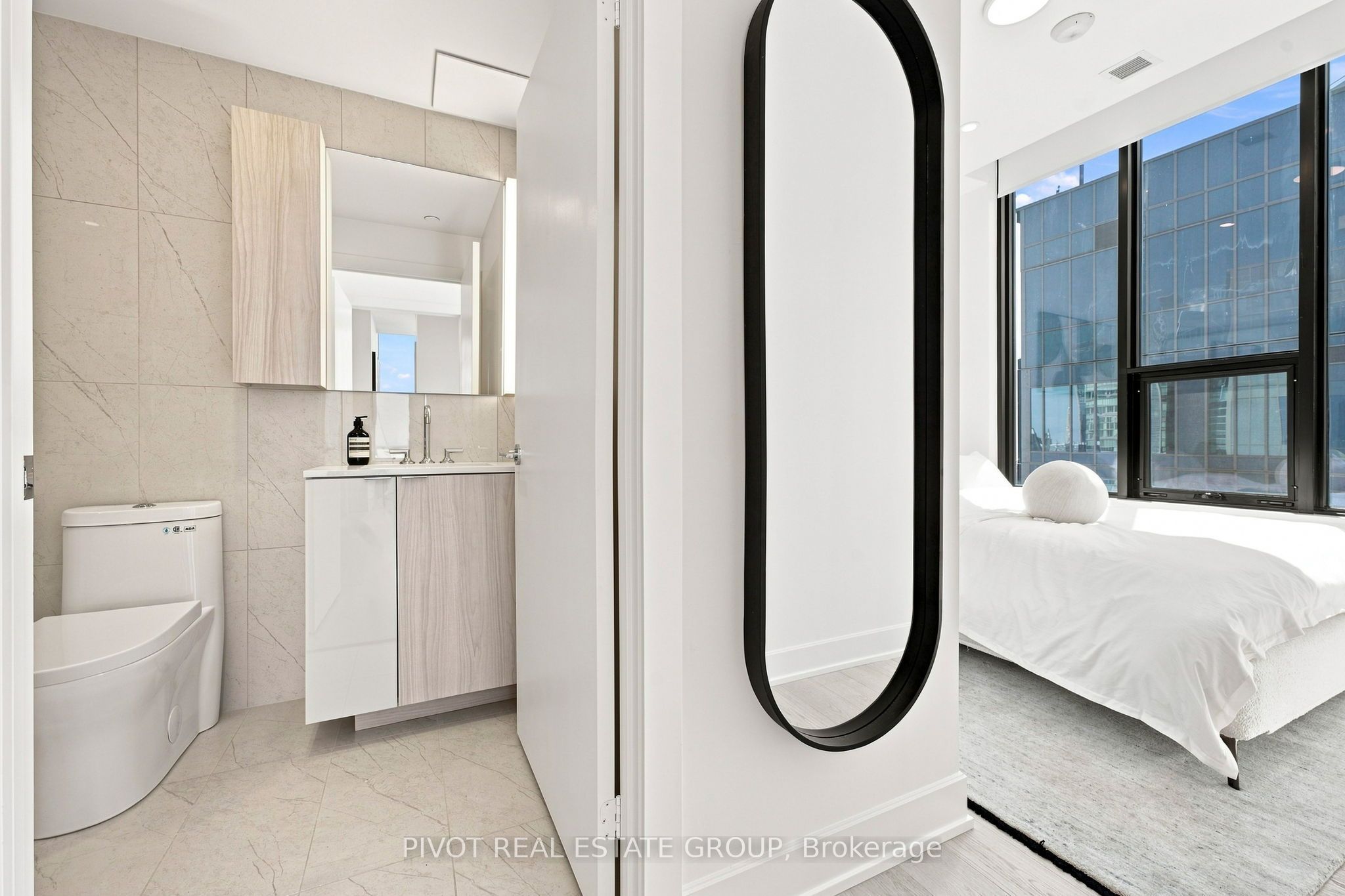 15 Mercer Street 4502, Toronto, ON M5V 0T8 photo 5