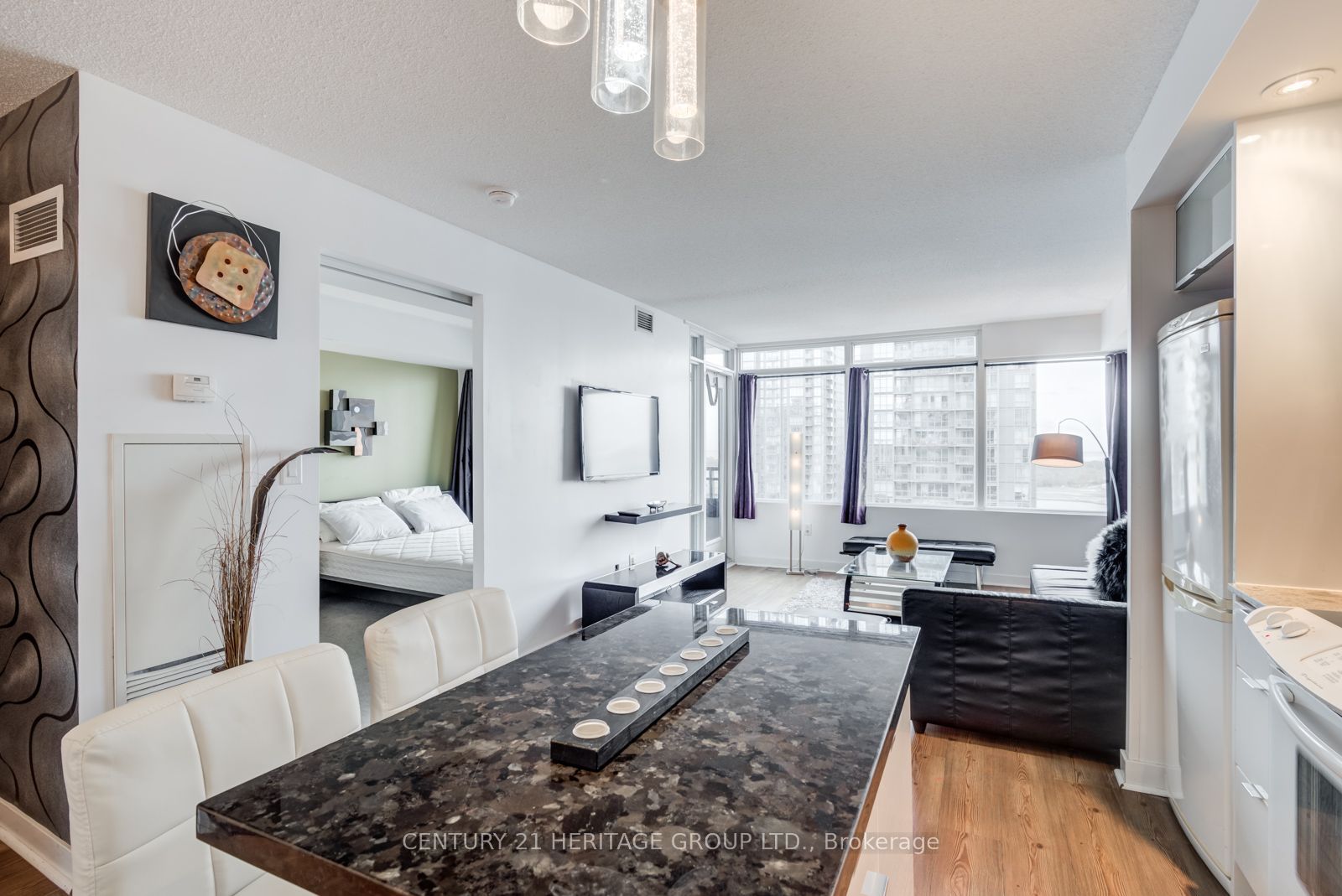 25 Telegram Mews 2908, Toronto, ON M5V 3Z1 photo 2