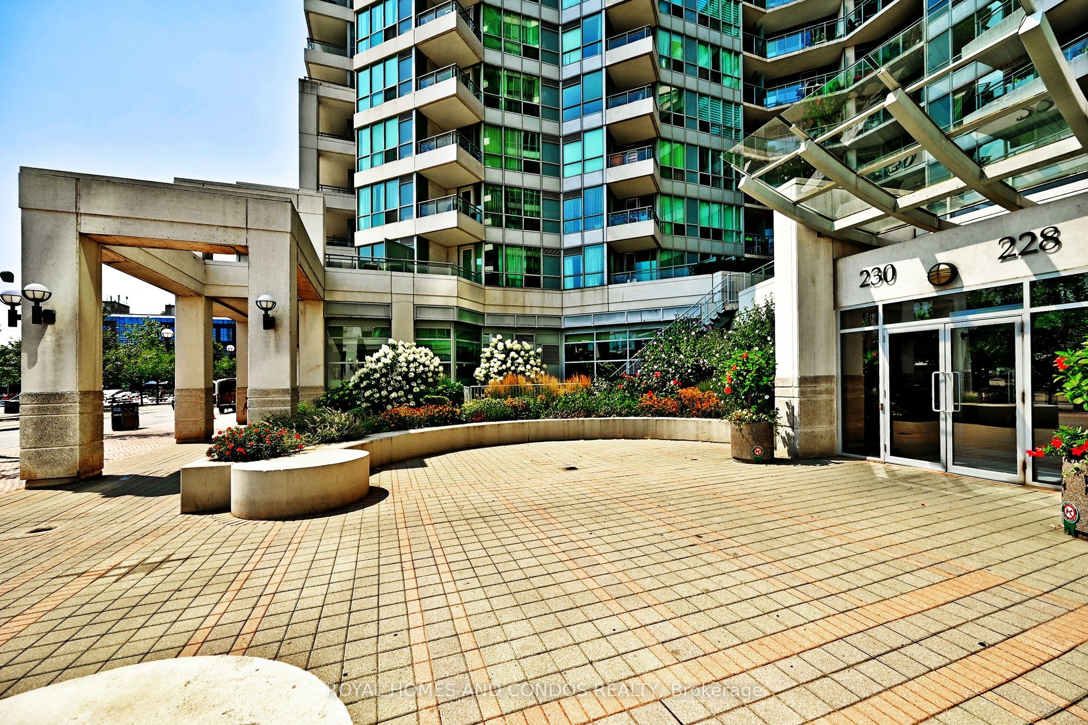 230 Queens Quay W Quay 618, Toronto, ON M5J 2X1 photo 3