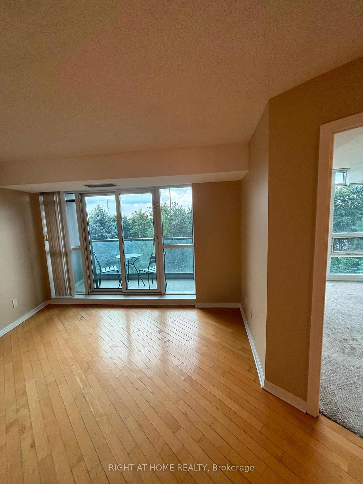 30 Harrison Garden Boulevard 503, Toronto, ON M2N 7A9 photo 3