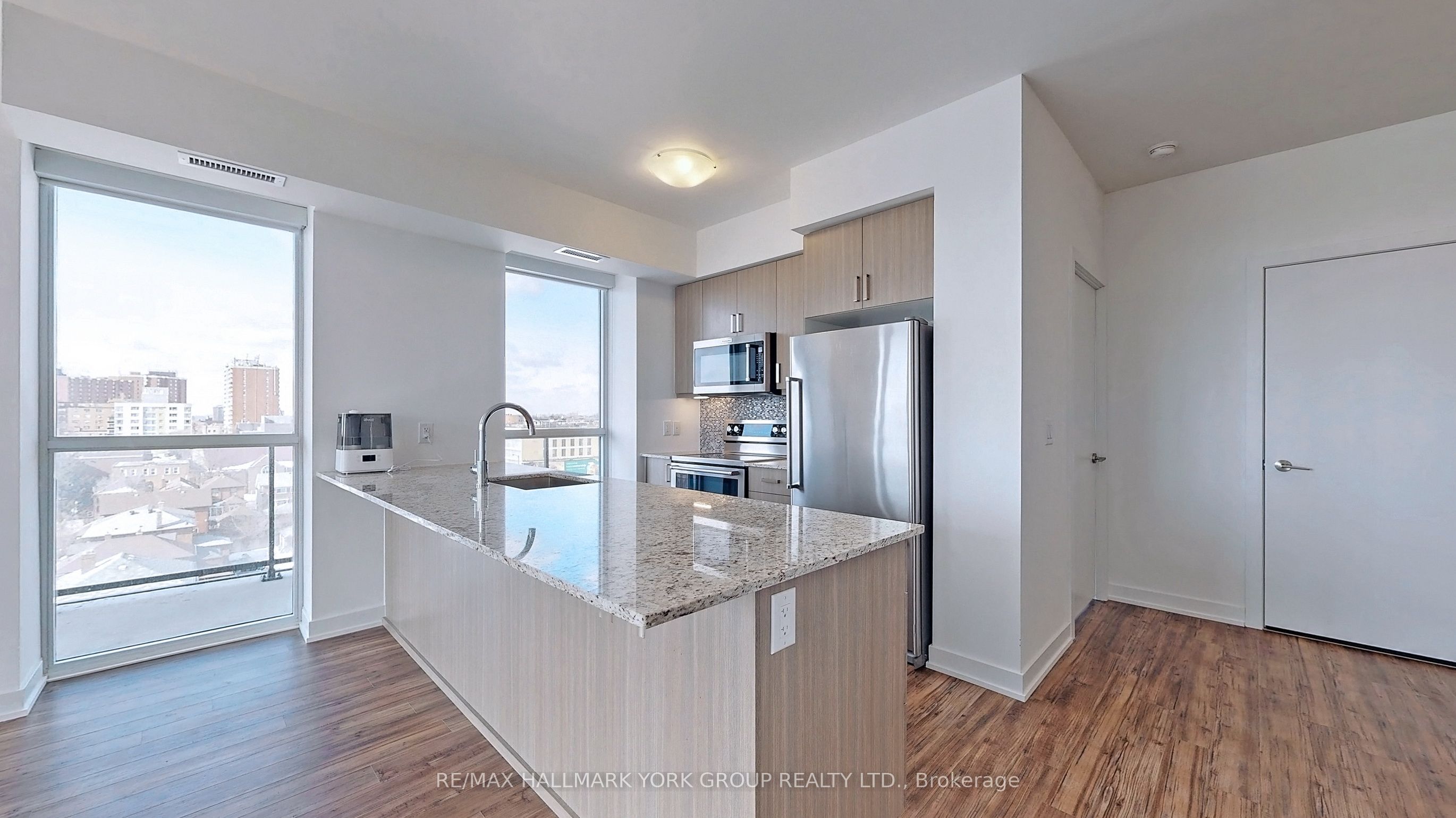 1603 Eglinton Avenue W 705, Toronto, ON M6E 0A1 photo 4