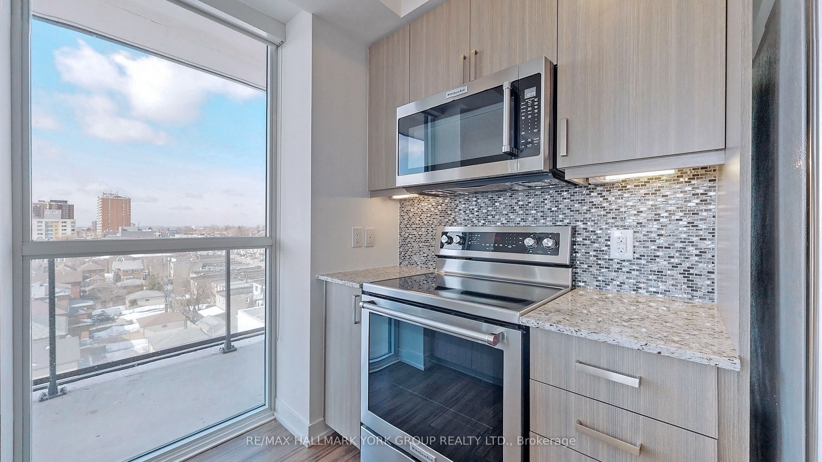 1603 Eglinton Avenue W 705, Toronto, ON M6E 0A1 photo 5