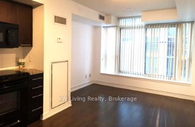 126 Simcoe Street 606, Toronto, ON M5H 4E6 photo 4