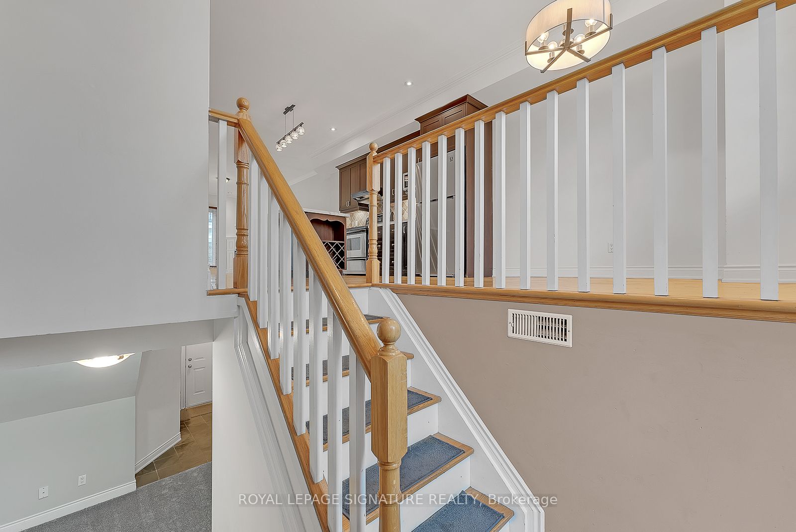 1019A College Street, Toronto, ON M6H 1A8 photo 2