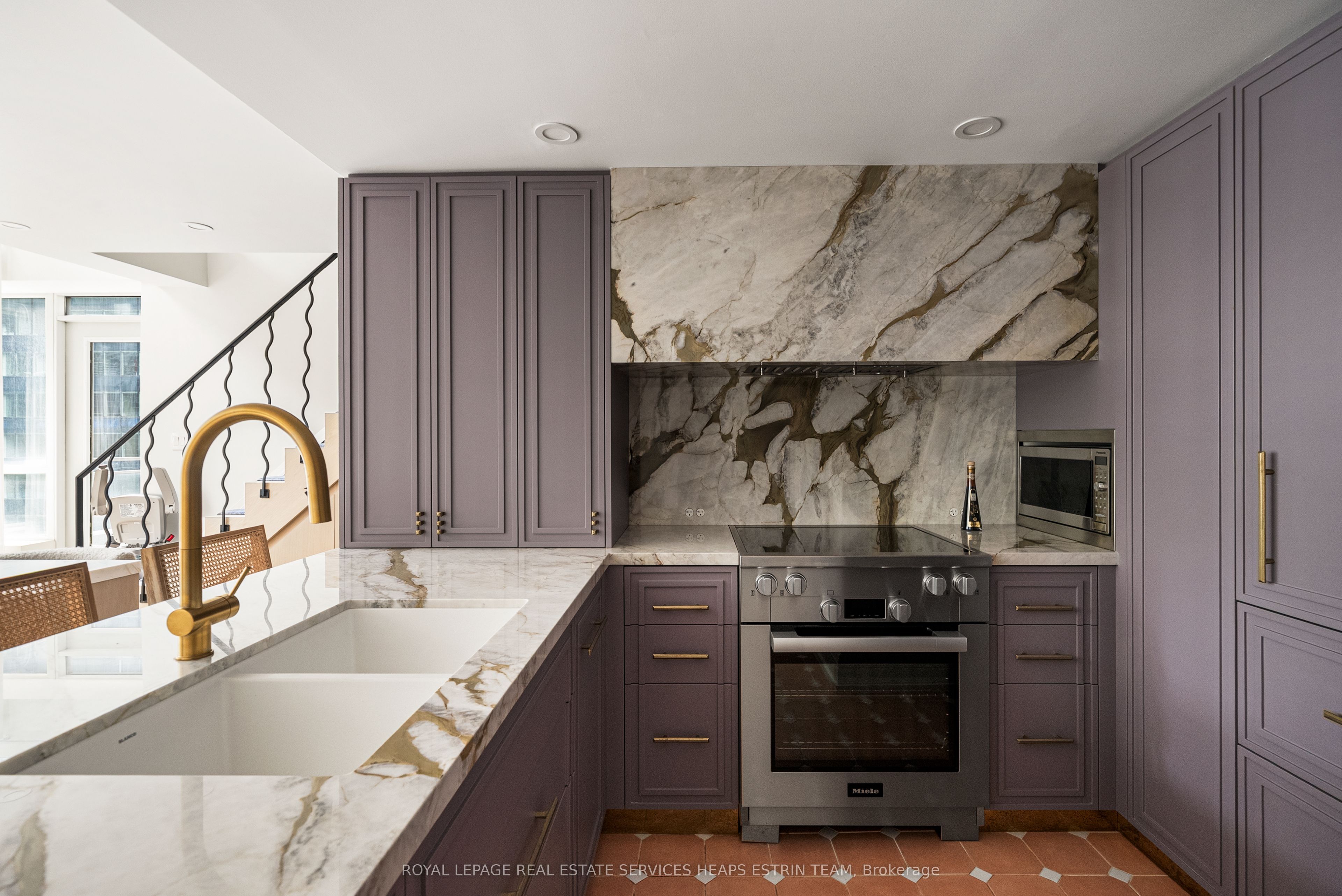 80 Cumberland Street 710, Toronto, ON M5R 3V1 photo 3