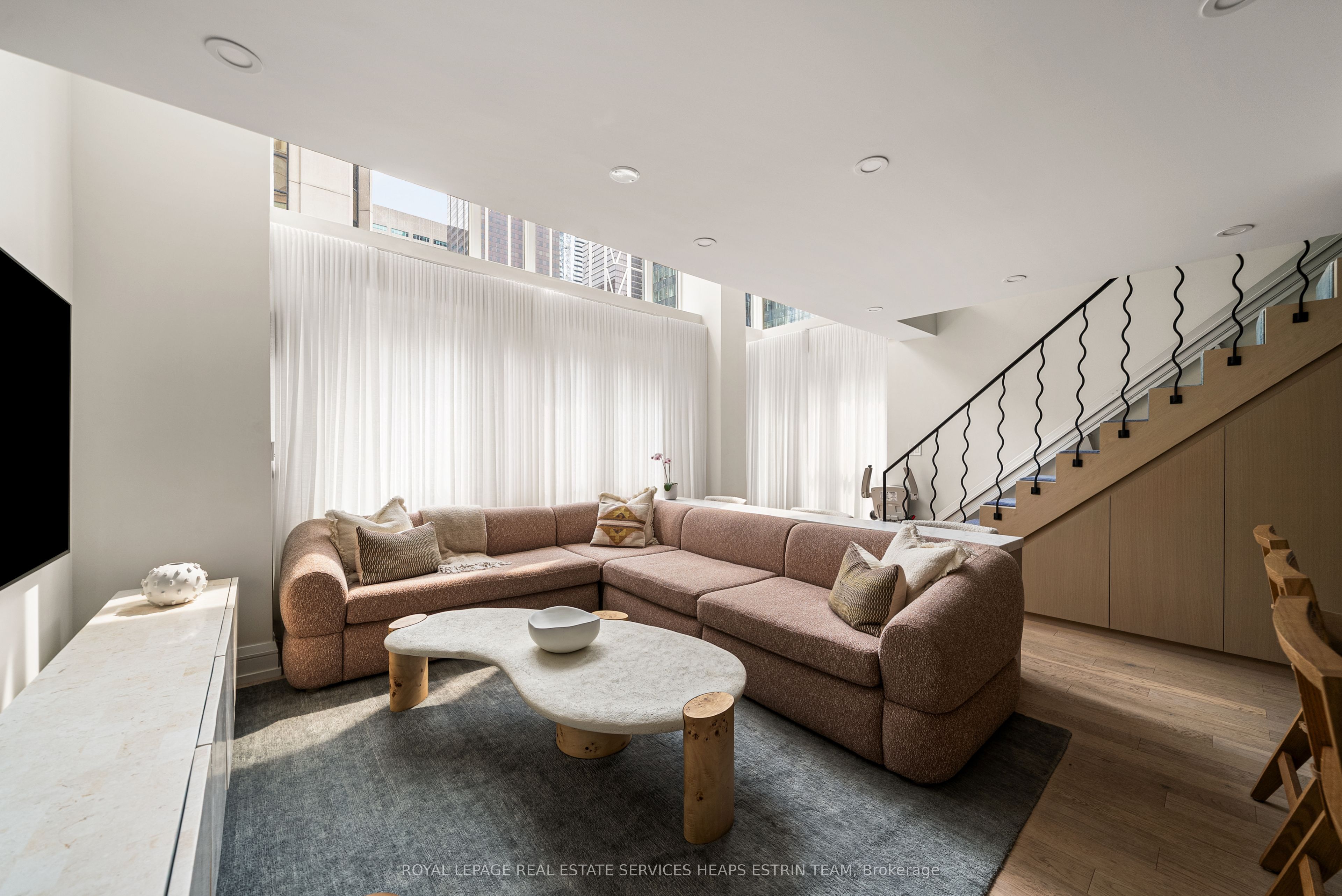 80 Cumberland Street 710, Toronto, ON M5R 3V1 photo 5