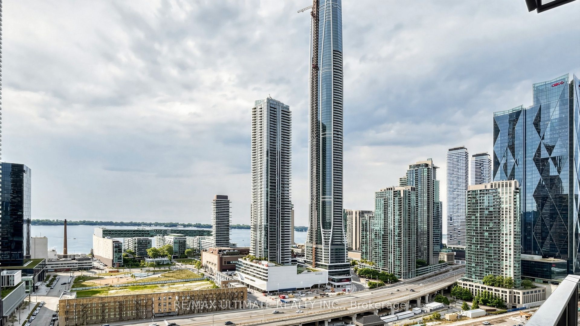 2A Church Street 2304, Toronto, ON M5E 0E1 photo 2