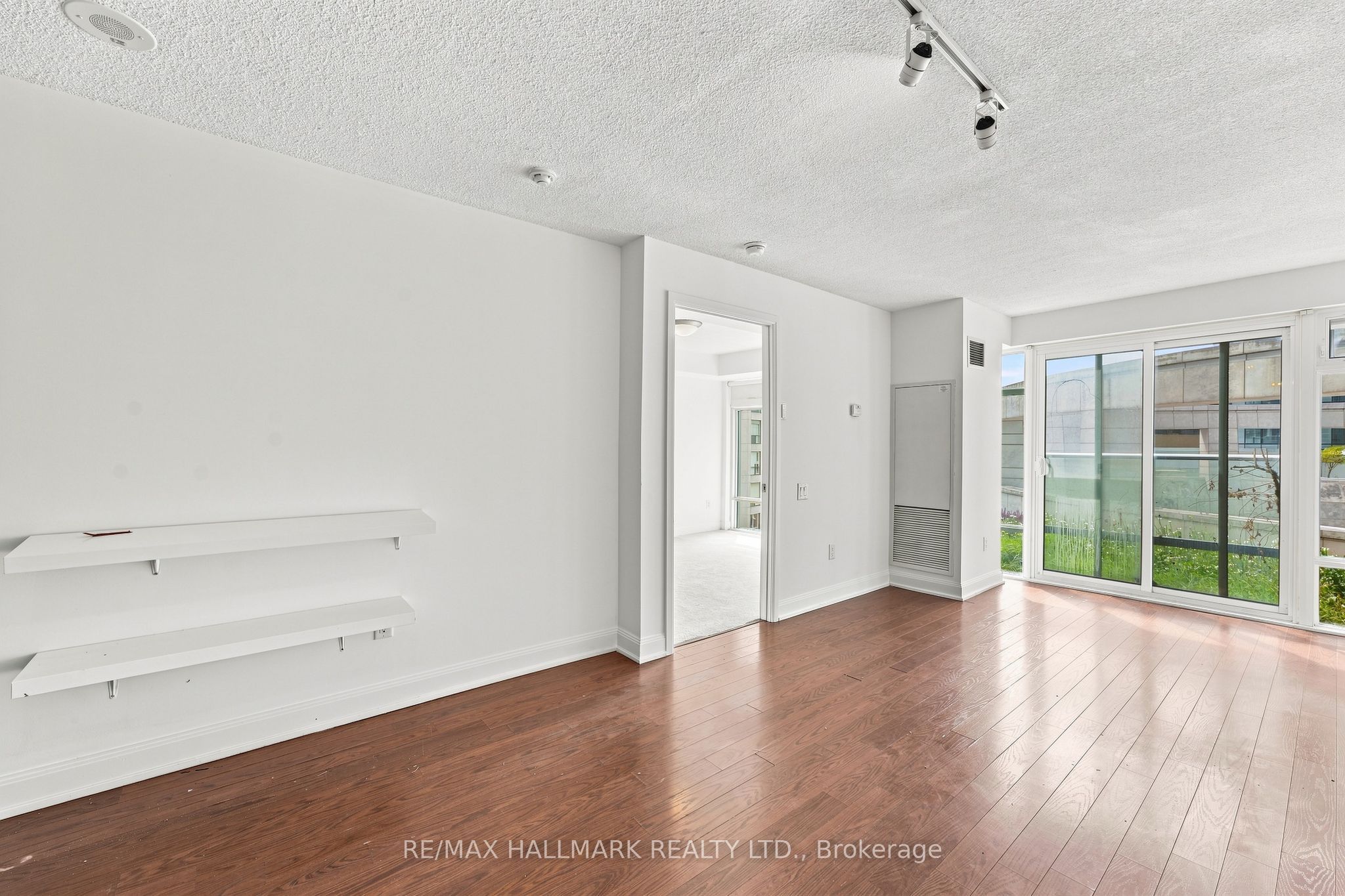 2191 Yonge Street 403, Toronto, ON M4S 3H8 photo 4