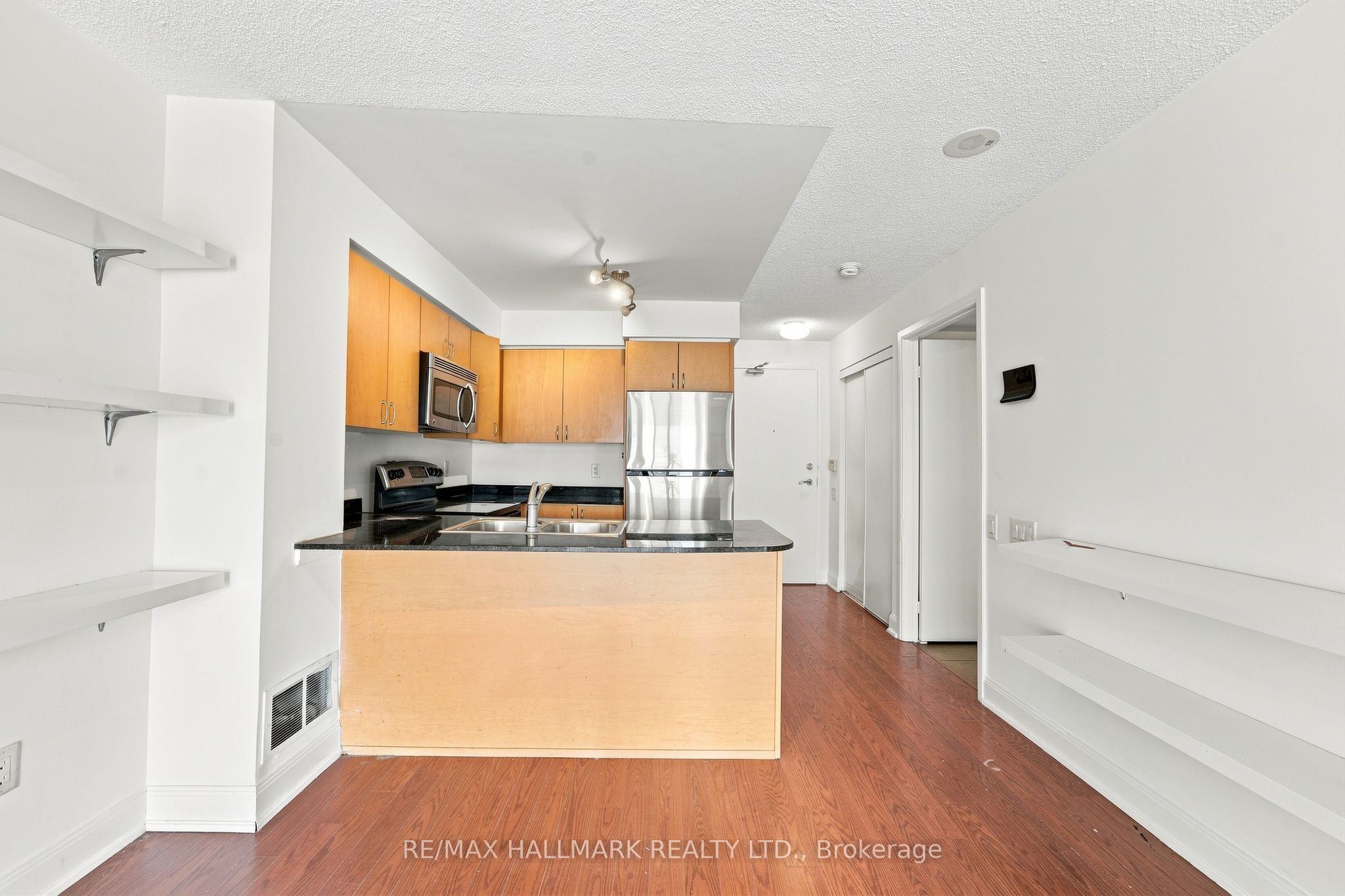2191 Yonge Street 403, Toronto, ON M4S 3H8 photo 5