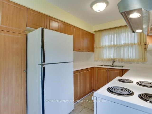 18 Paultiel Drive, Toronto, ON M2M 3P3 photo 2
