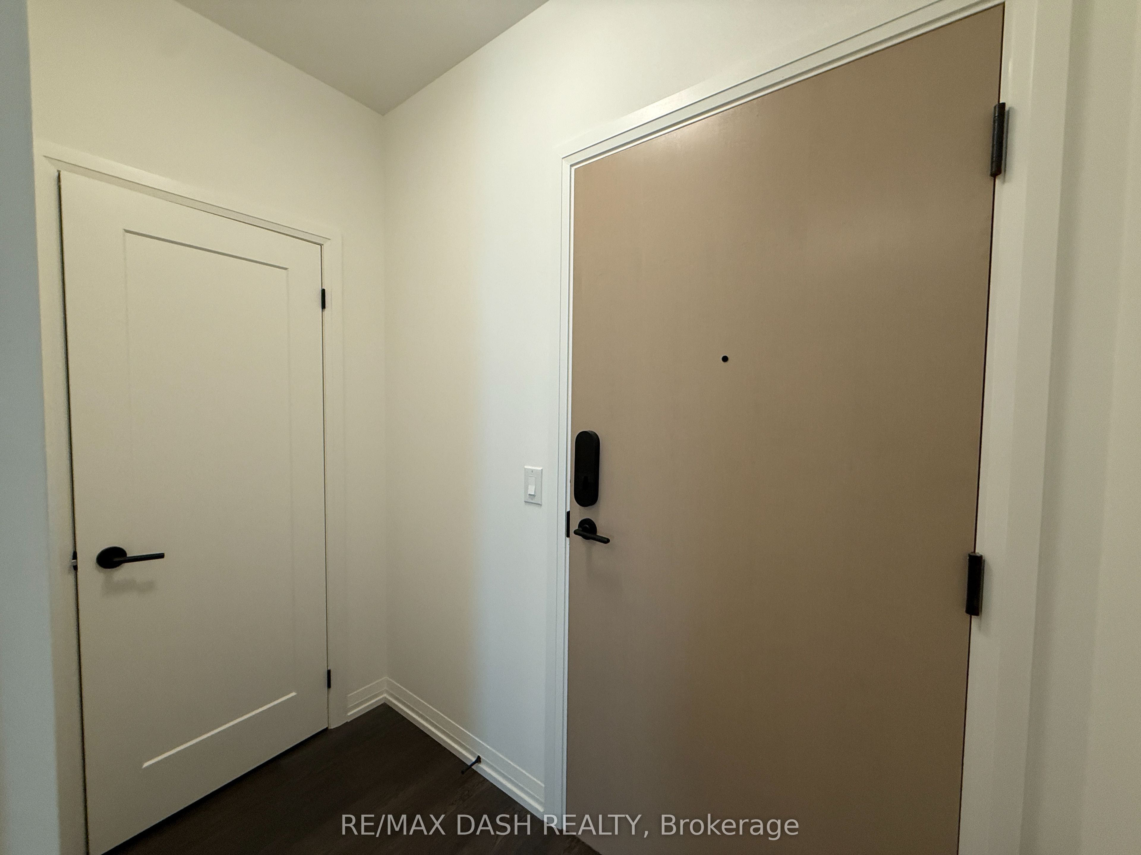 280 Dundas Street S 410, Toronto, ON M5T 0E3 photo 2