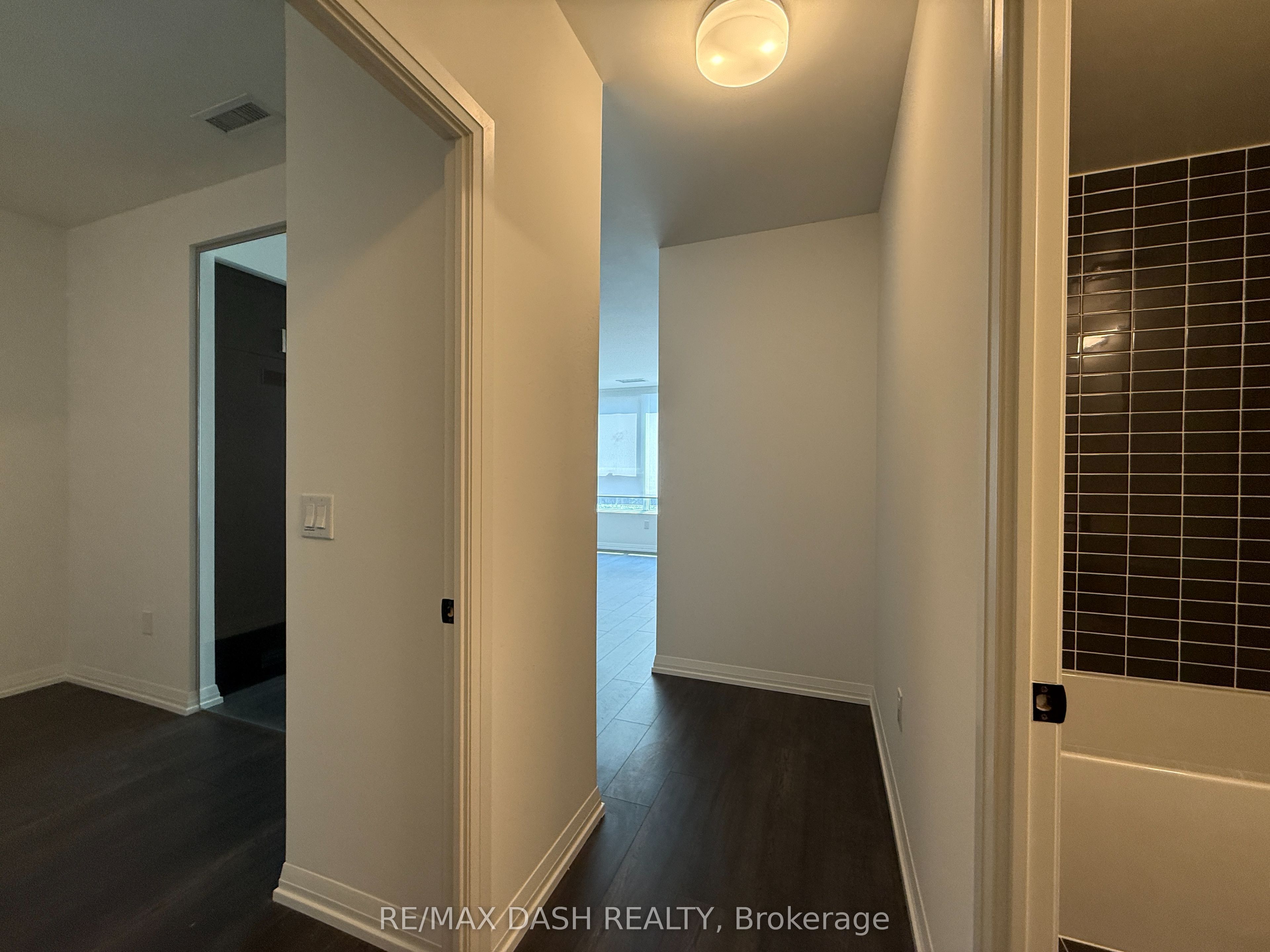 280 Dundas Street S 410, Toronto, ON M5T 0E3 photo 5