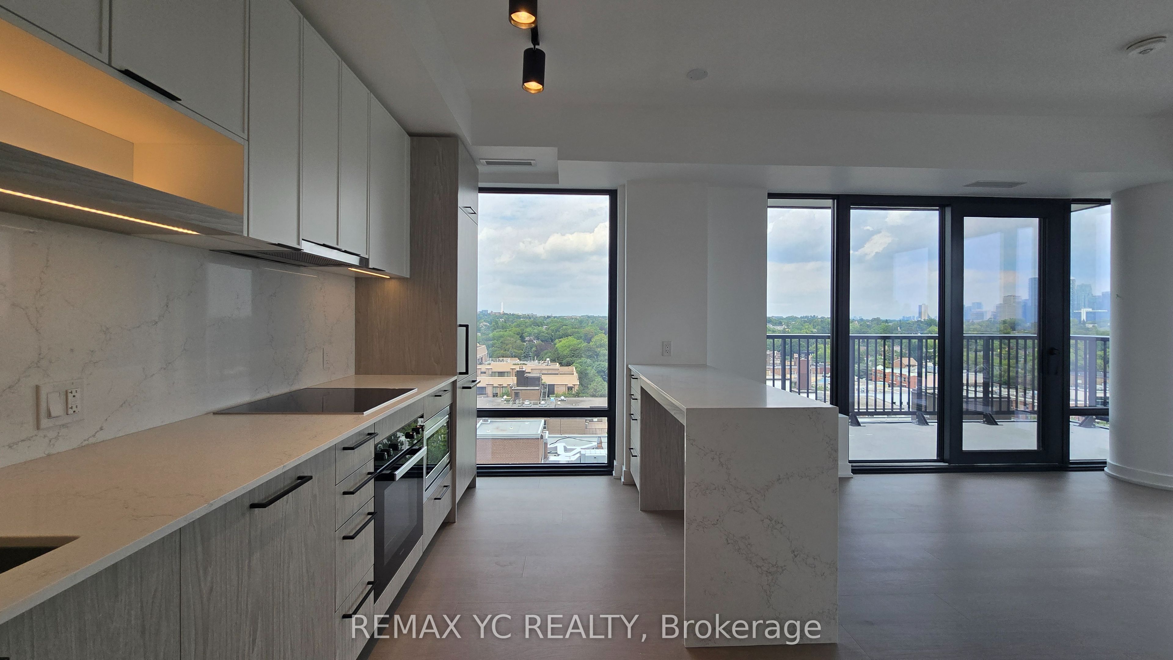 89 Montclair Avenue 1618, Toronto, ON M5P 0A9 photo 5
