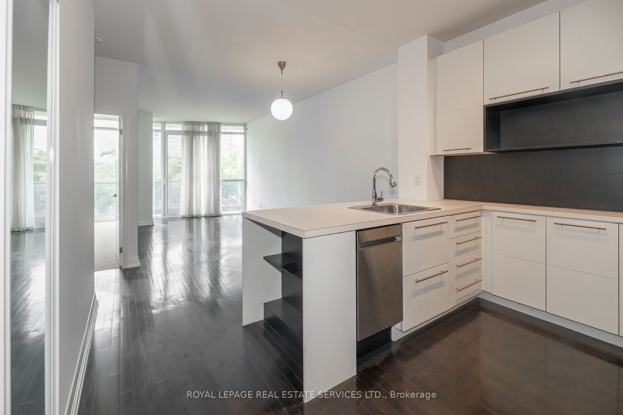 25 Carlton Street 603, Toronto, ON M5B 1L4 photo 2