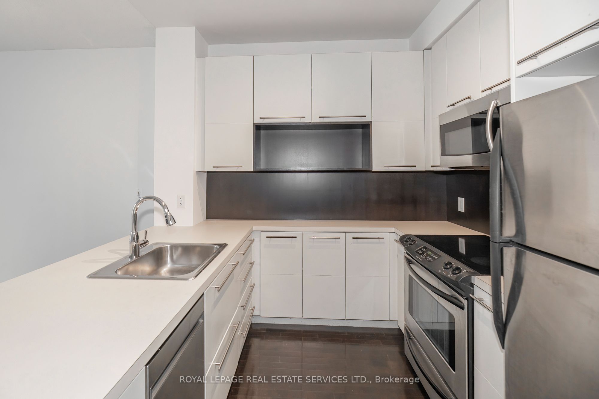 25 Carlton Street 603, Toronto, ON M5B 1L4 photo 3