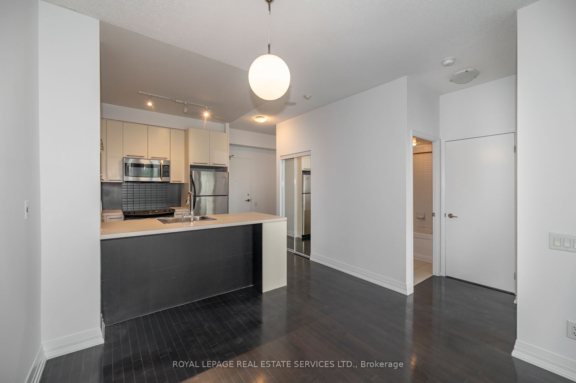 25 Carlton Street 603, Toronto, ON M5B 1L4 photo 4