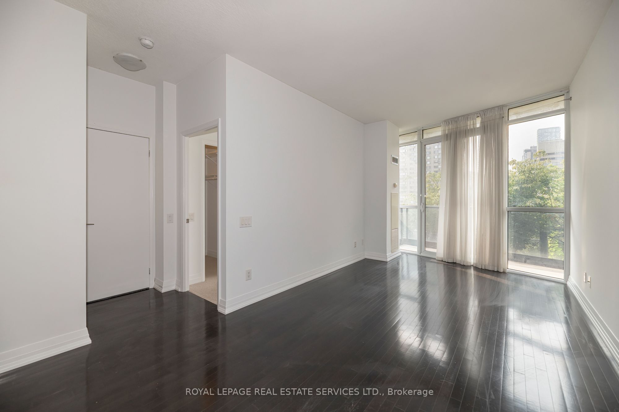 25 Carlton Street 603, Toronto, ON M5B 1L4 photo 5