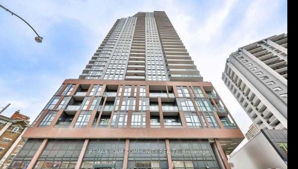 159 Wellesley Street E 404, Toronto, ON M4Y 0H5
