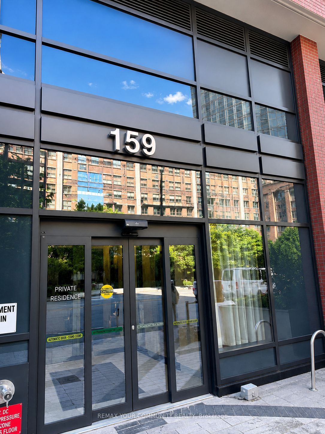 159 Wellesley Street E 404, Toronto, ON M4Y 0H5 photo 2