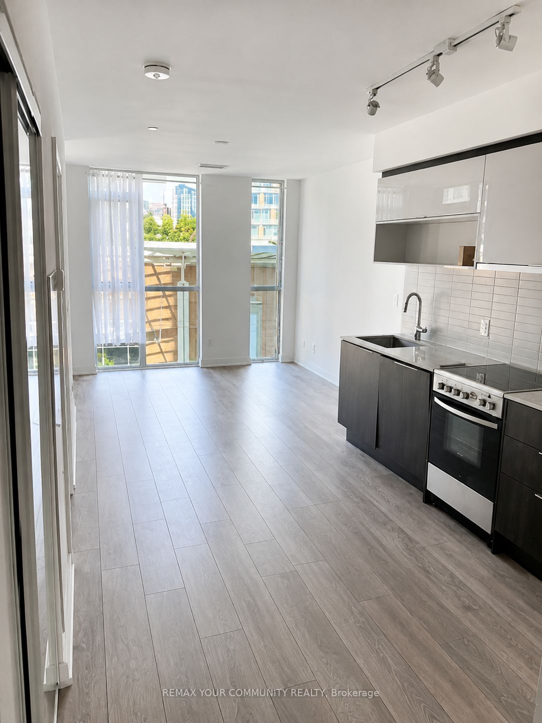 159 Wellesley Street E 404, Toronto, ON M4Y 0H5 photo 3