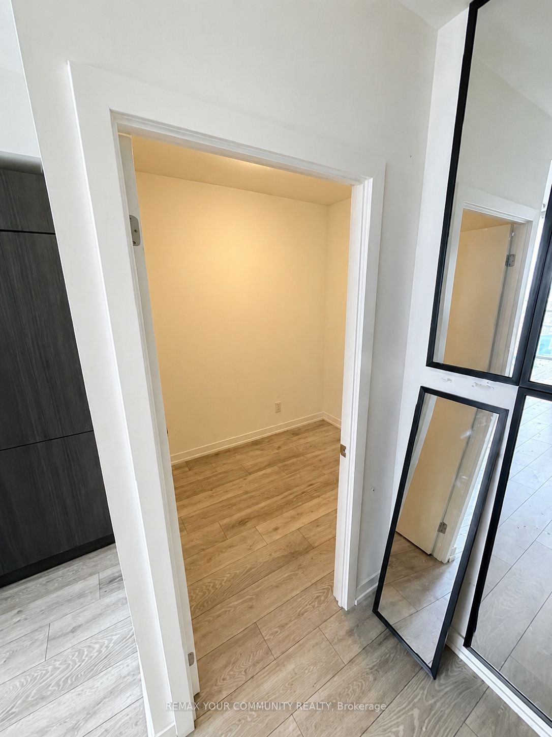 159 Wellesley Street E 404, Toronto, ON M4Y 0H5 photo 4