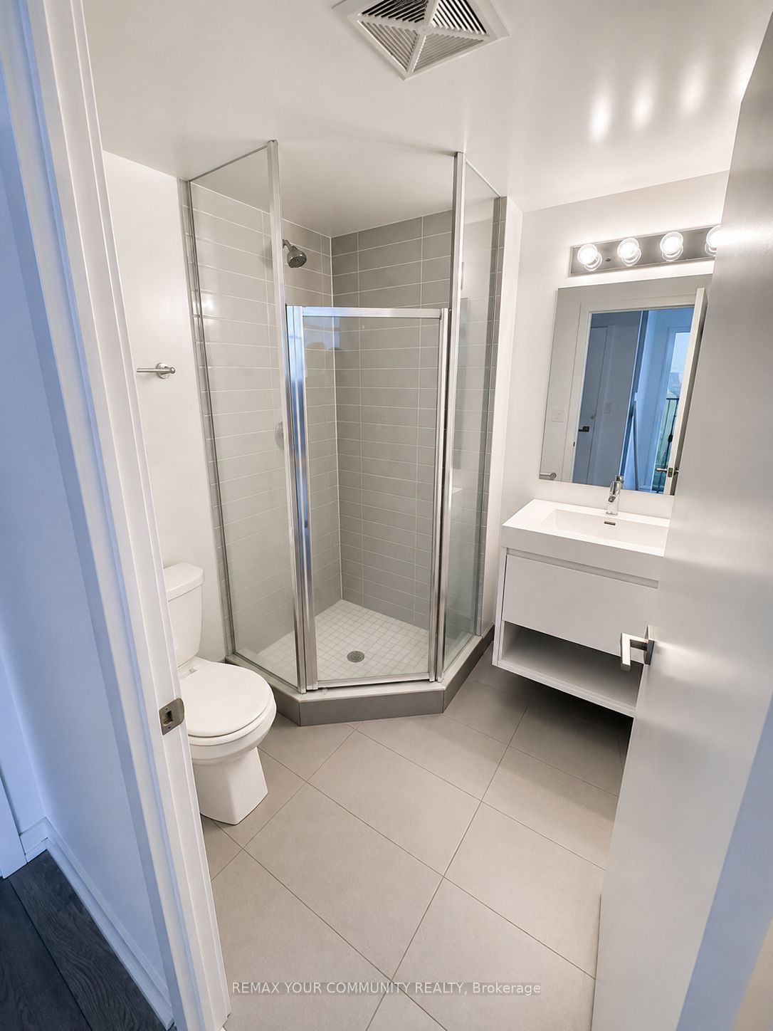 159 Wellesley Street E 404, Toronto, ON M4Y 0H5 photo 5
