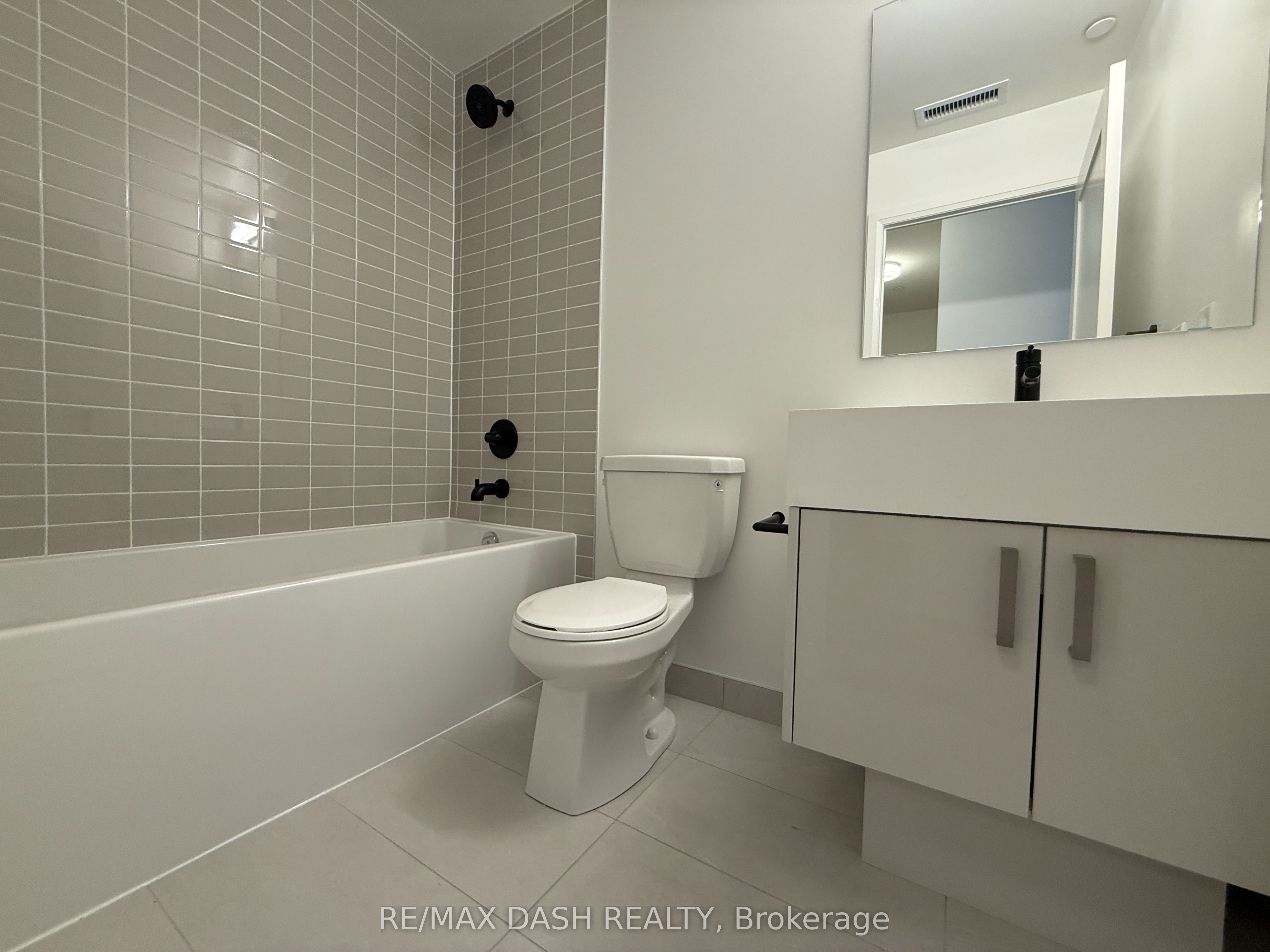 280 Dundas Street W 417, Toronto, ON M5T 0E3 photo 5