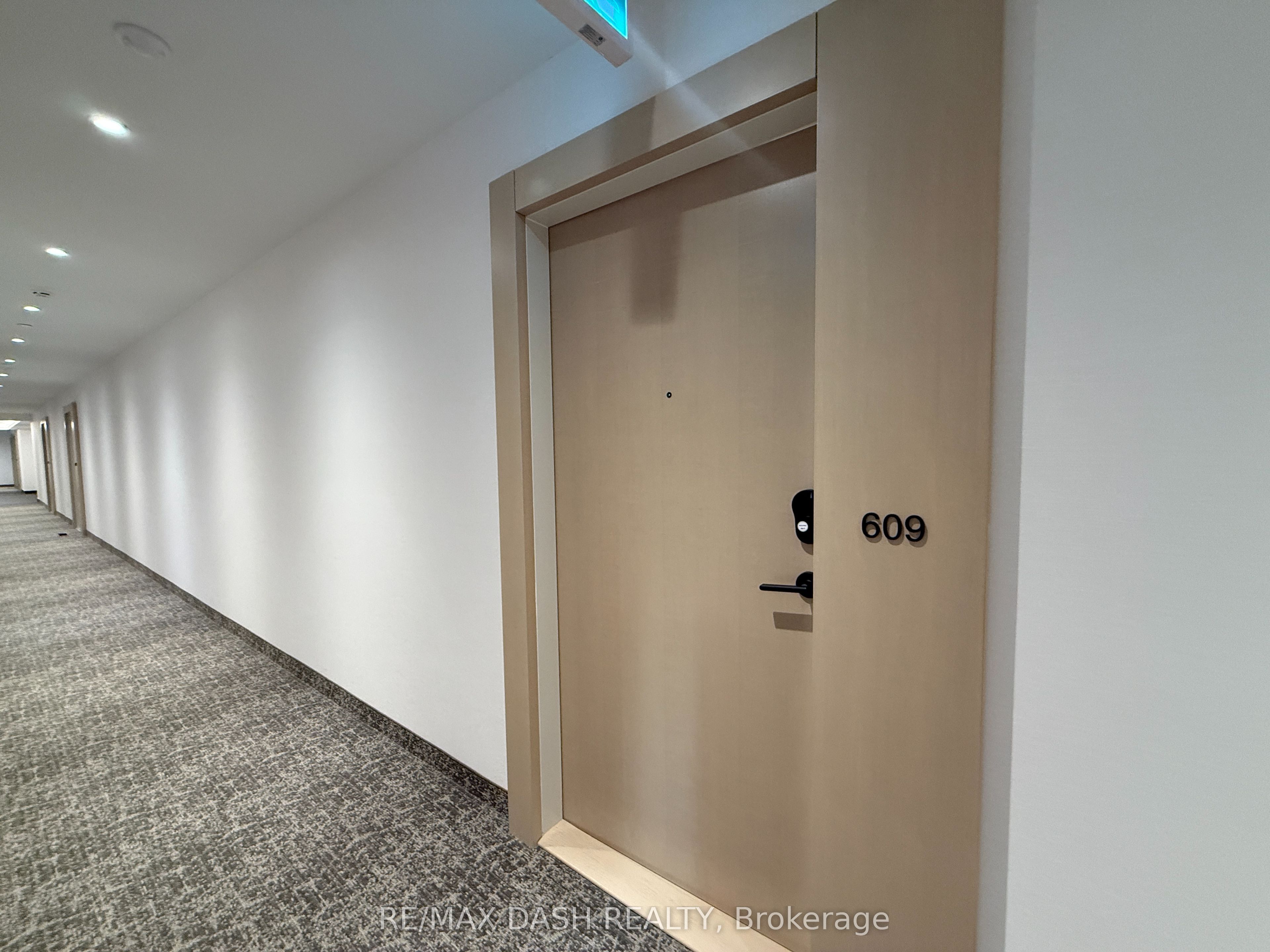 280 Dundas Street W 609, Toronto, ON M5T 0E3
