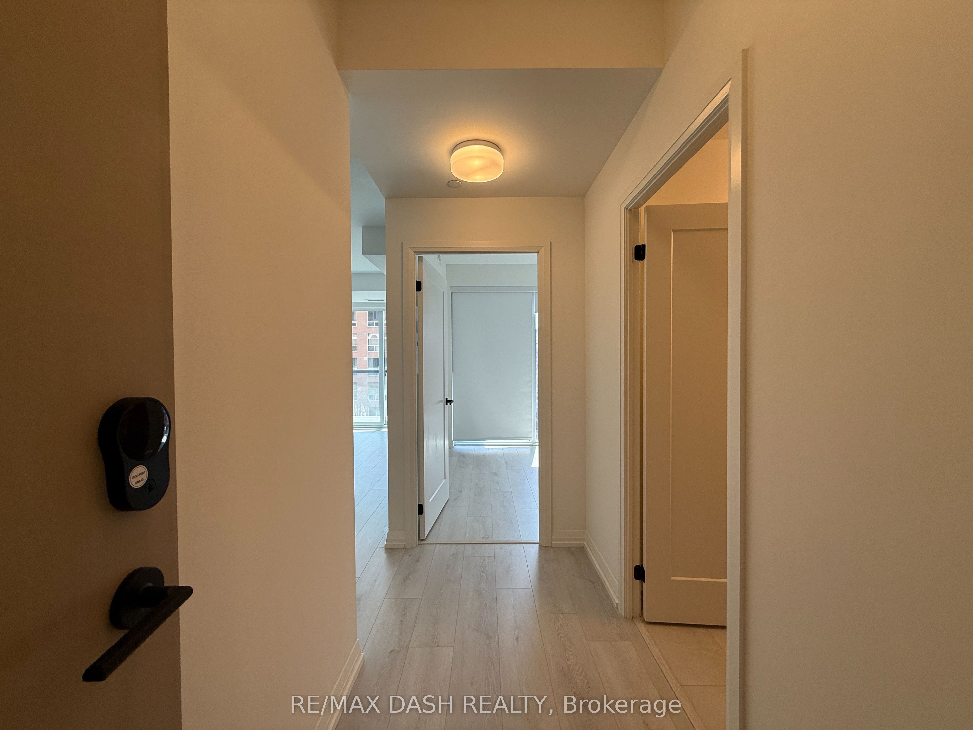 280 Dundas Street W 609, Toronto, ON M5T 0E3 photo 2