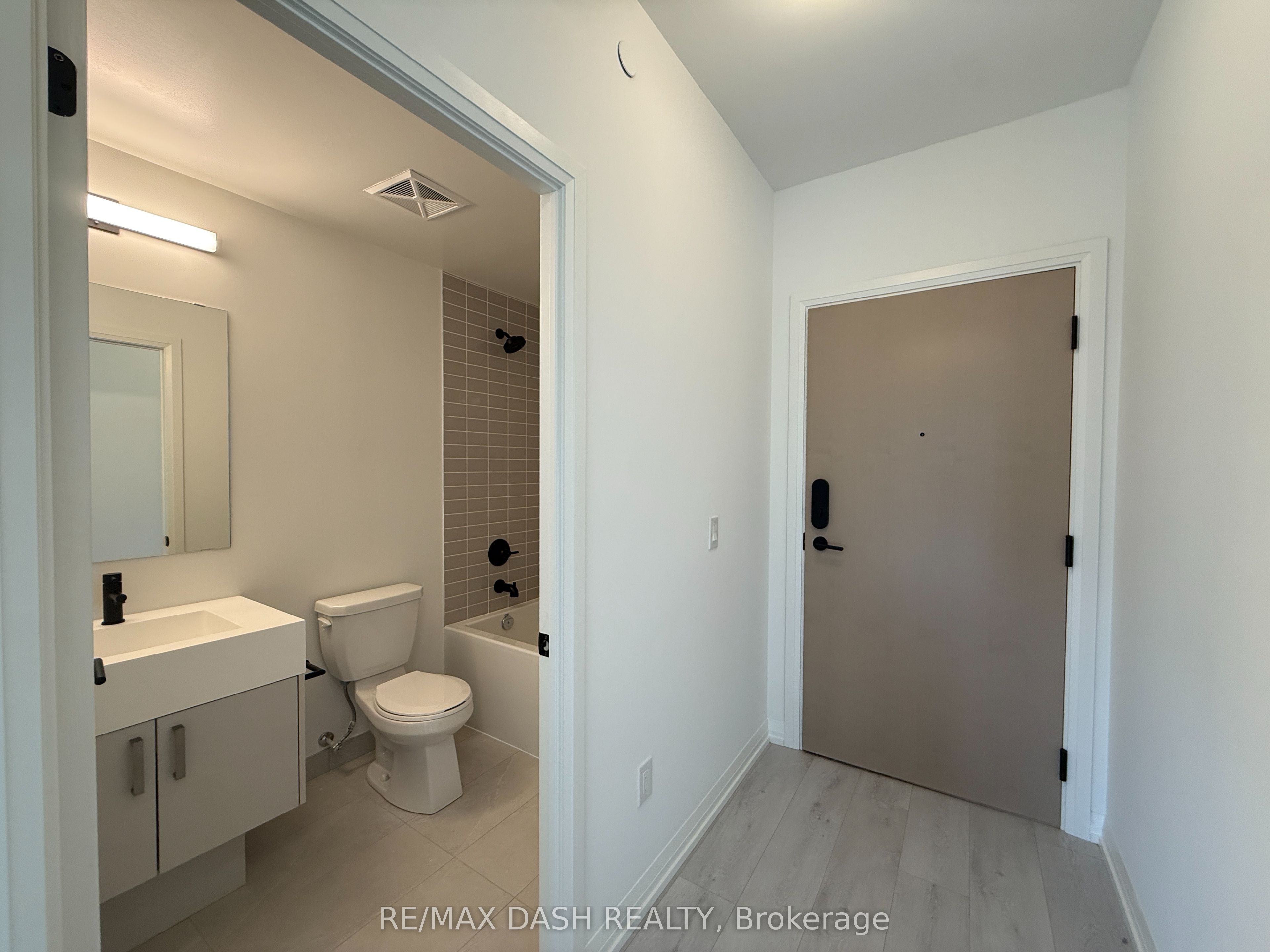280 Dundas Street W 609, Toronto, ON M5T 0E3 photo 3