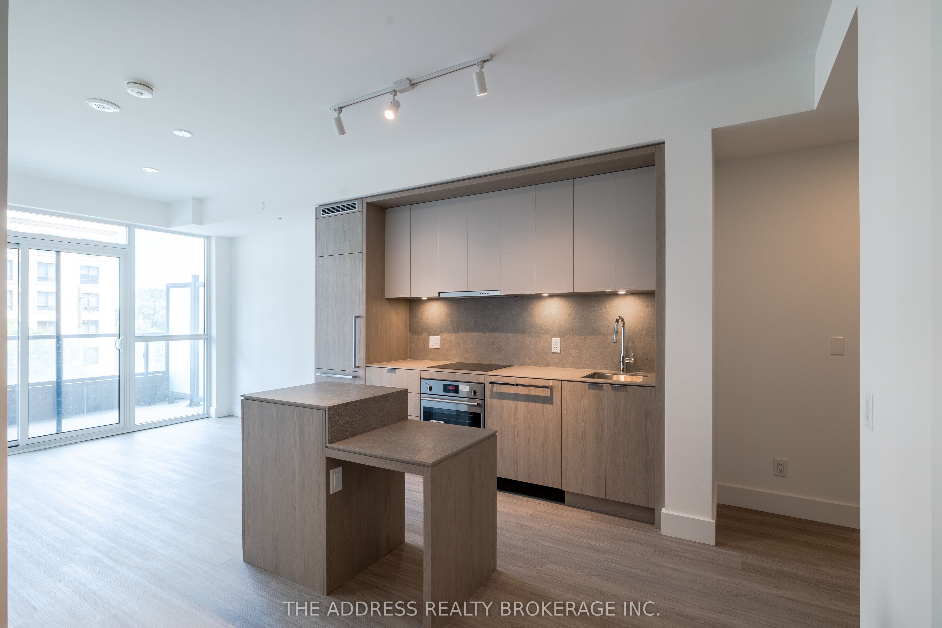 6 Greenbriar Road 327, Toronto, ON M2K 0H6