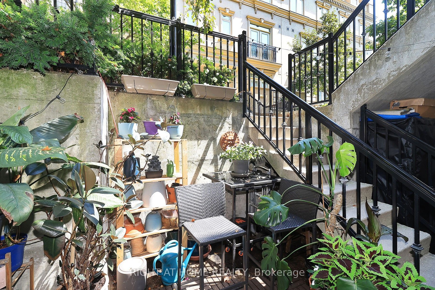 88 Carr Street 19, Toronto, ON M5T 1B7 photo 5