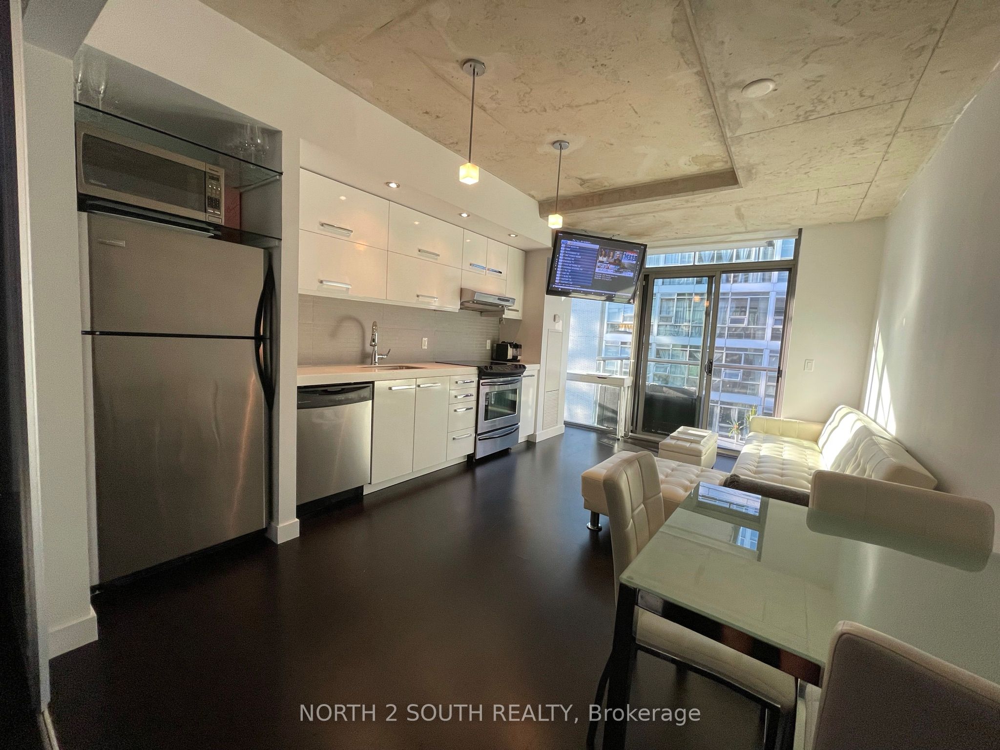 55 Stewart Street 524, Toronto, ON M5V 2V1 photo 3