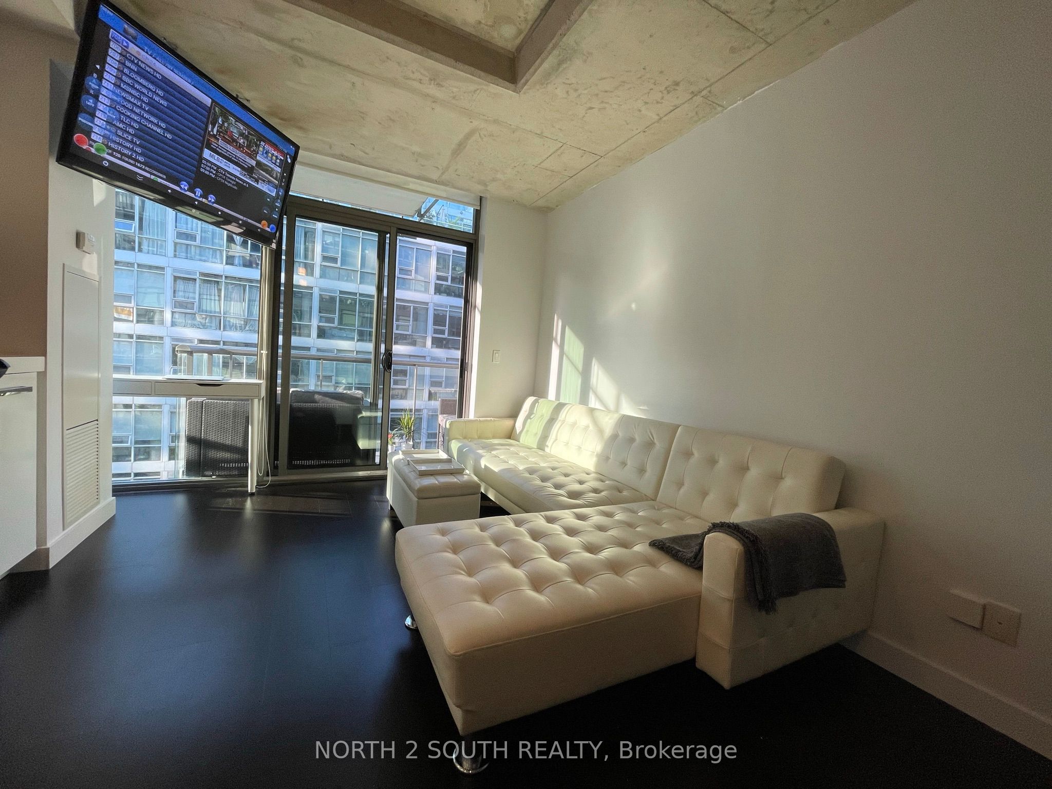 55 Stewart Street 524, Toronto, ON M5V 2V1 photo 5