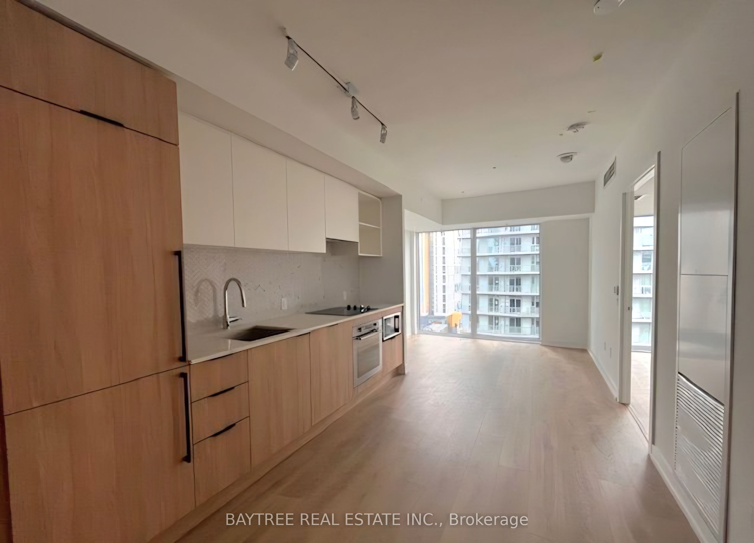 82 Dalhousie Street 2715, Toronto, ON M5B 0C5